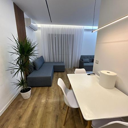 טיראנה Erinda'S Apartment מראה חיצוני תמונה