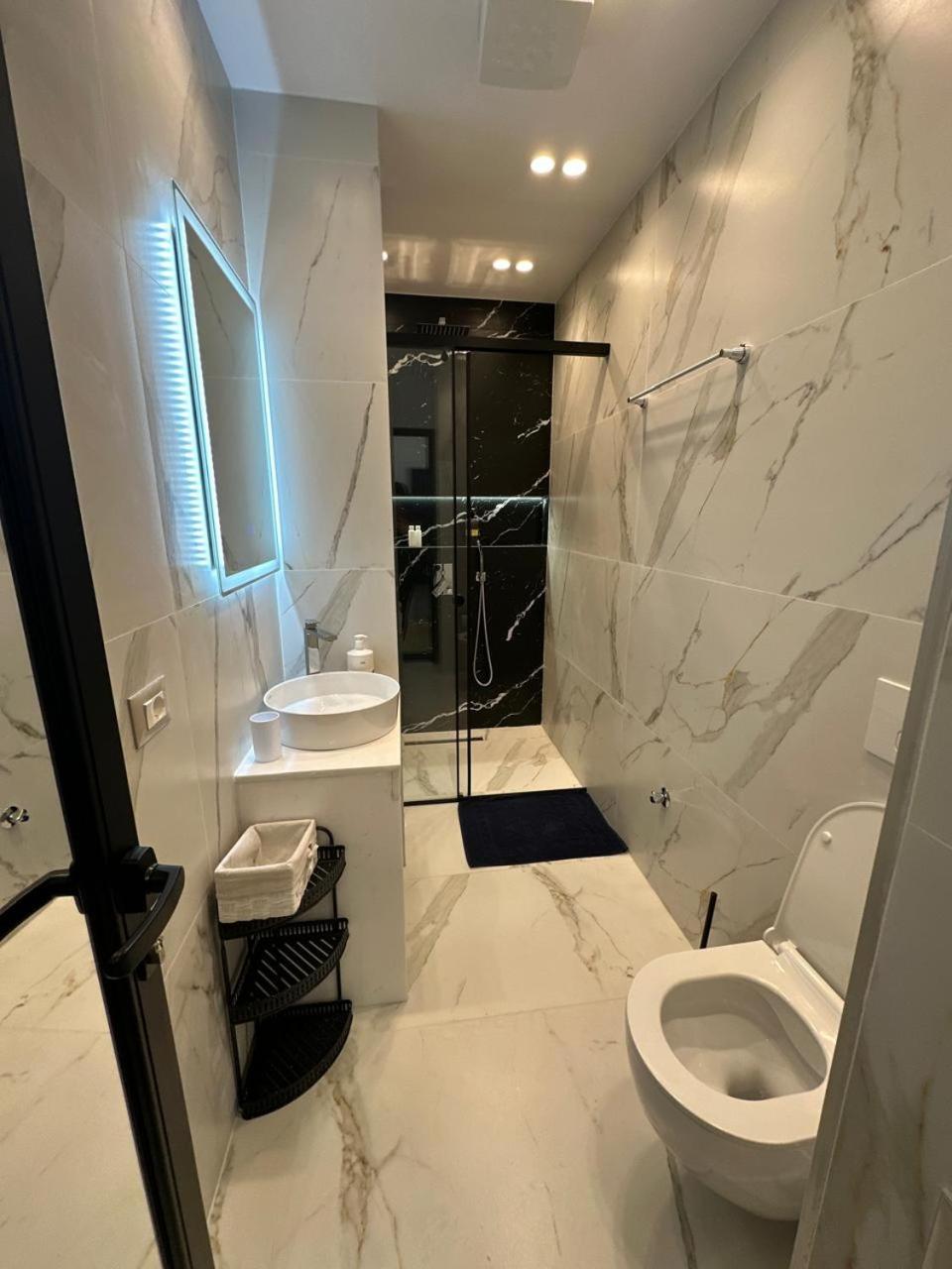 טיראנה Erinda'S Apartment מראה חיצוני תמונה